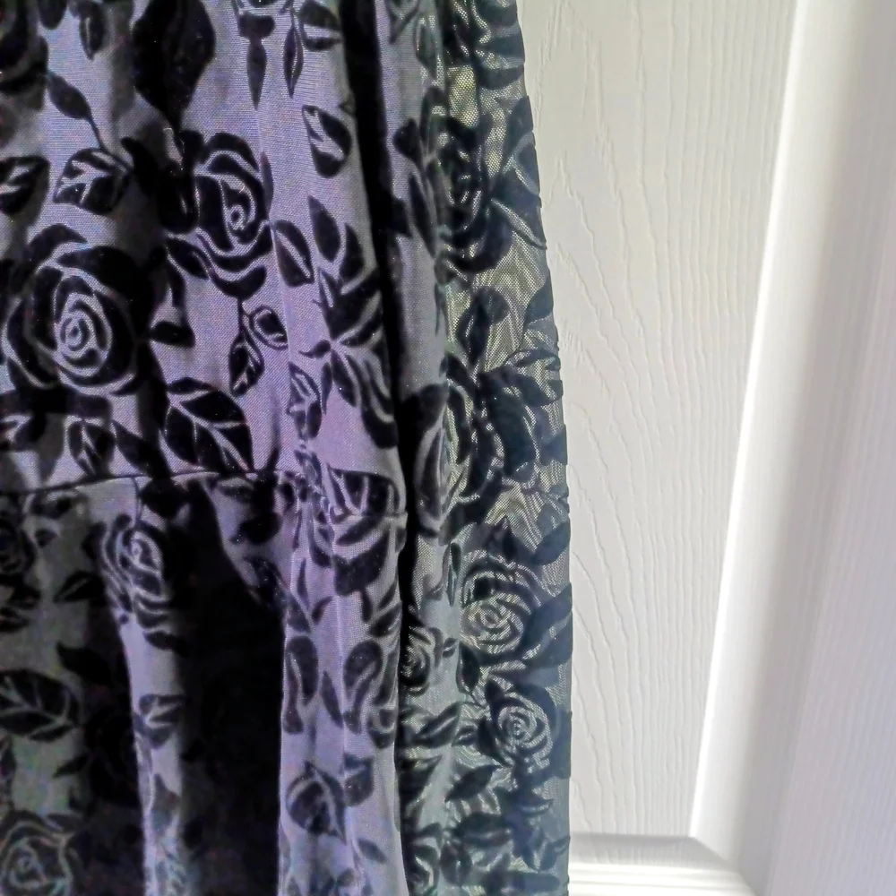 Party Black Off the Shoulder Patterned Dress - Picture 5 of 6